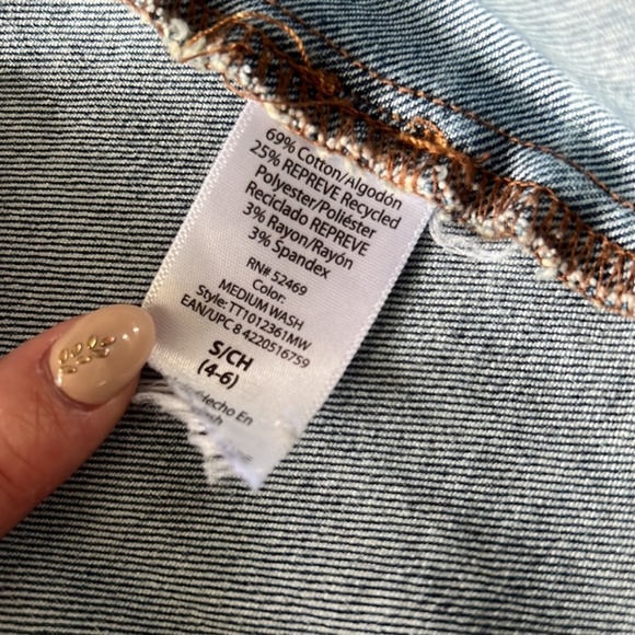 Mommy and me matching denim jackets - Picture 6 of 6